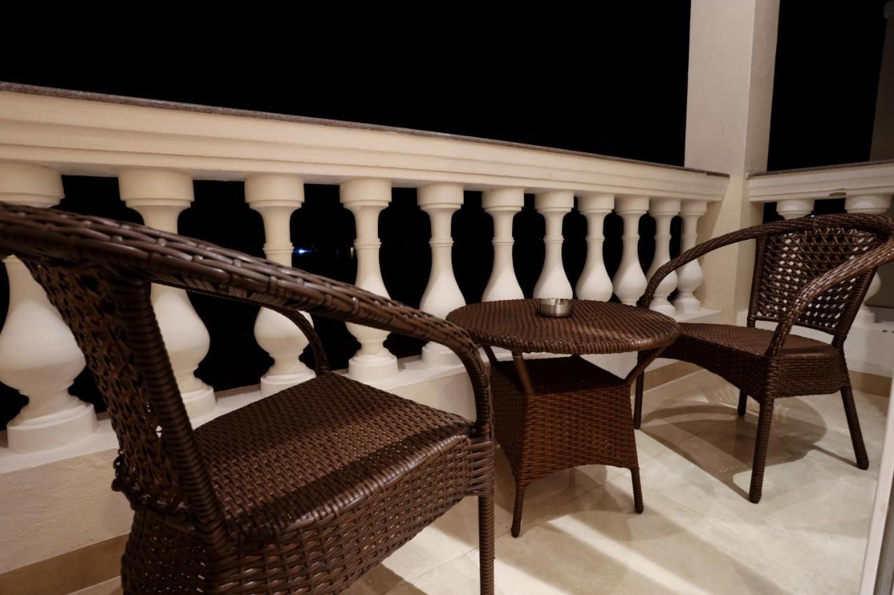 Calux Grand Baga - Formerly Amara Grand Exterior photo